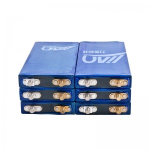 Bolt type prismatic 3.2V 10Ah LiFePO4 battery cell for power supply and energy storage