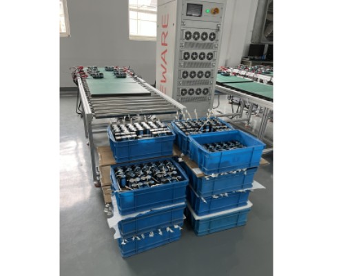 Which is better LiFePO4 or lithium battery?