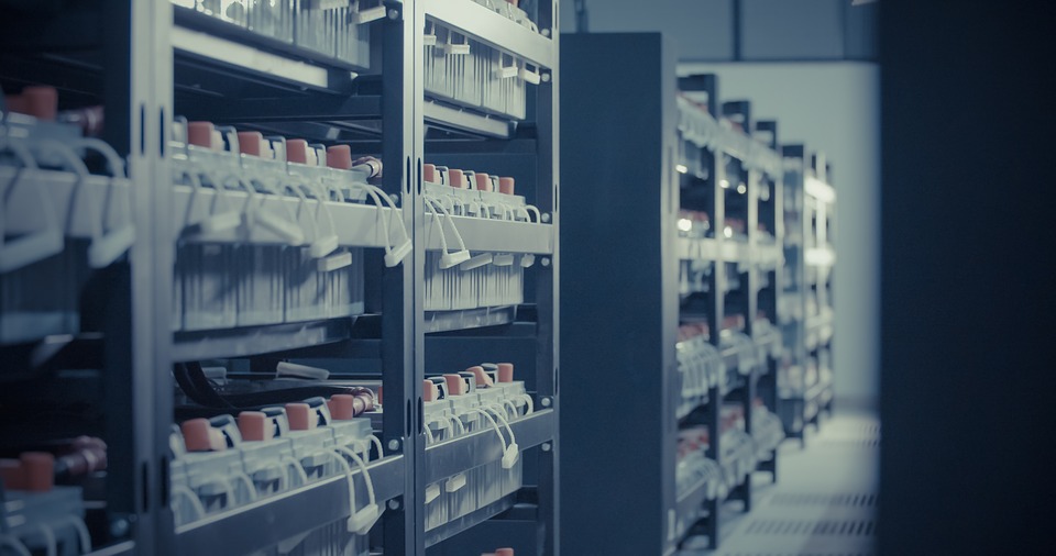 Can you mix lithium and lead-acid batteries on an energy storage project?